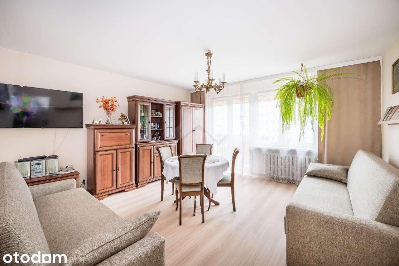 3 pokoje + osobna kuchnia, balkon, MPEC, piwnica, winda, tramwaj