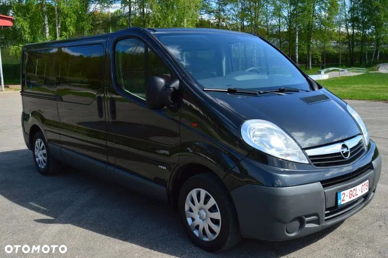 Opel Vivaro - 1
