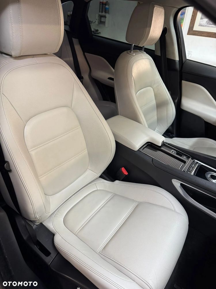 Jaguar F-Pace 2.0 i4D AWD Prestige - 11