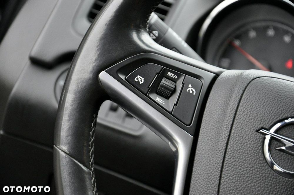 Opel Insignia 1.4 T Cosmo S&S - 9