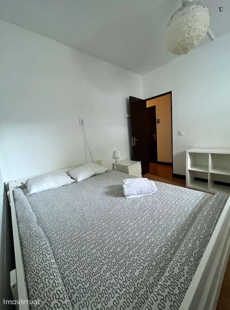 Quarto - localizado em Paranhos Porto - Grande imagem: 3/29