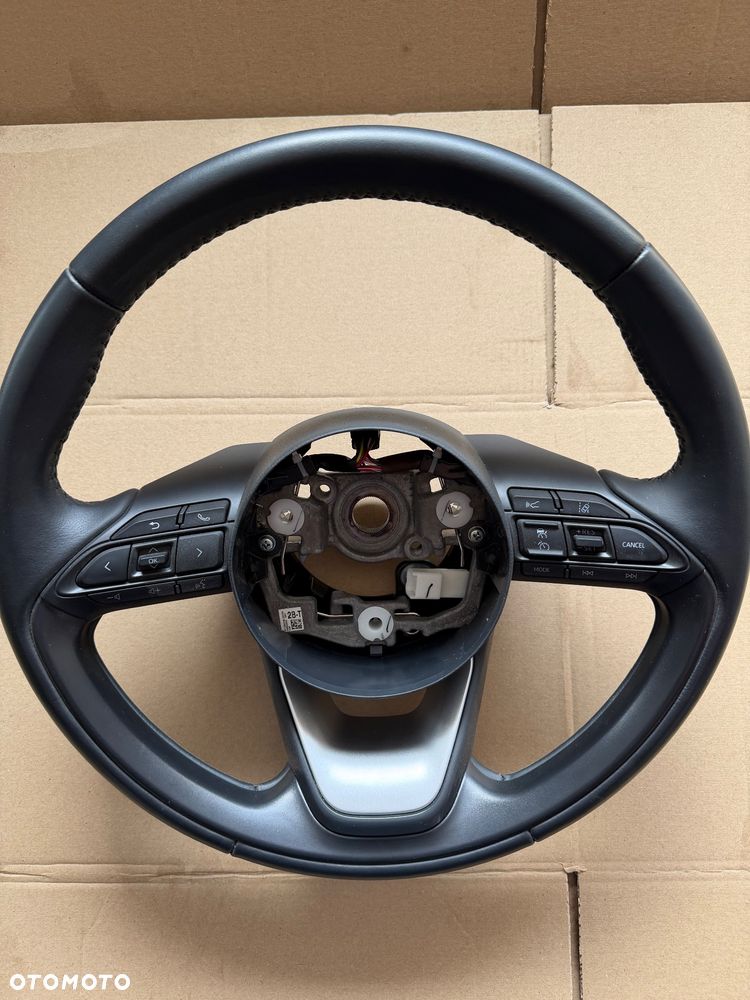 TOYOTA YARIS IV KIEROWNICA MULTIFUNKCJA 20- Jak nowa - 3