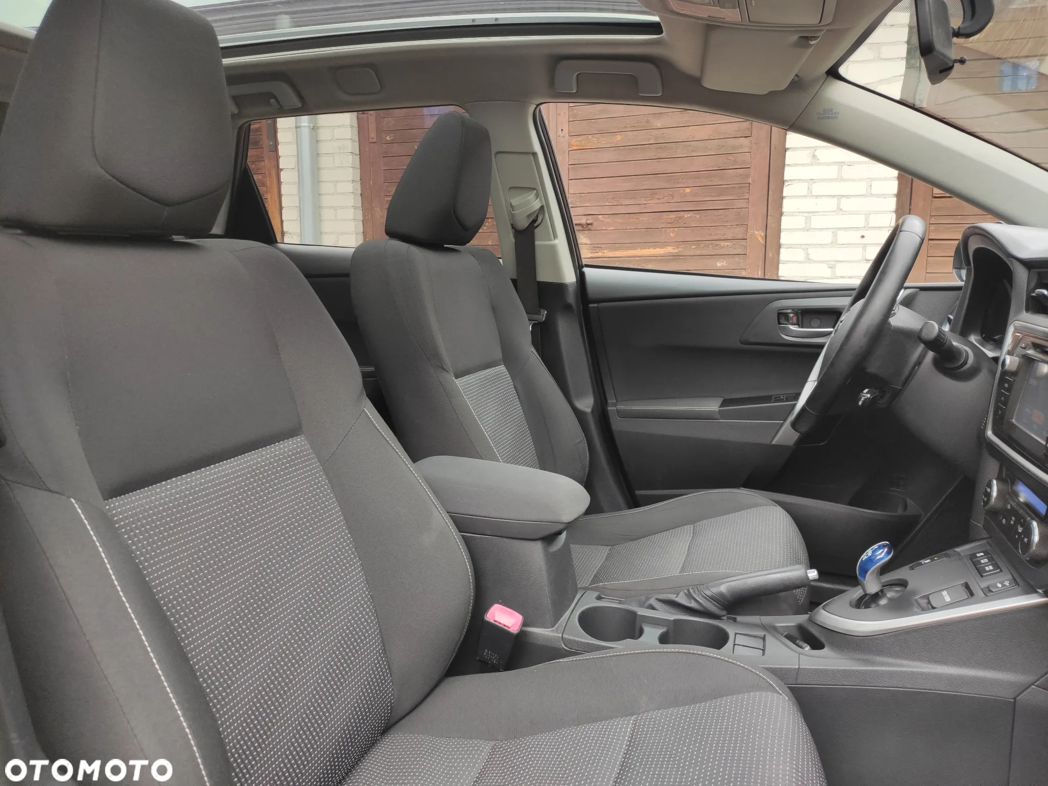 Toyota Auris 1.8 HSD Luna - 17
