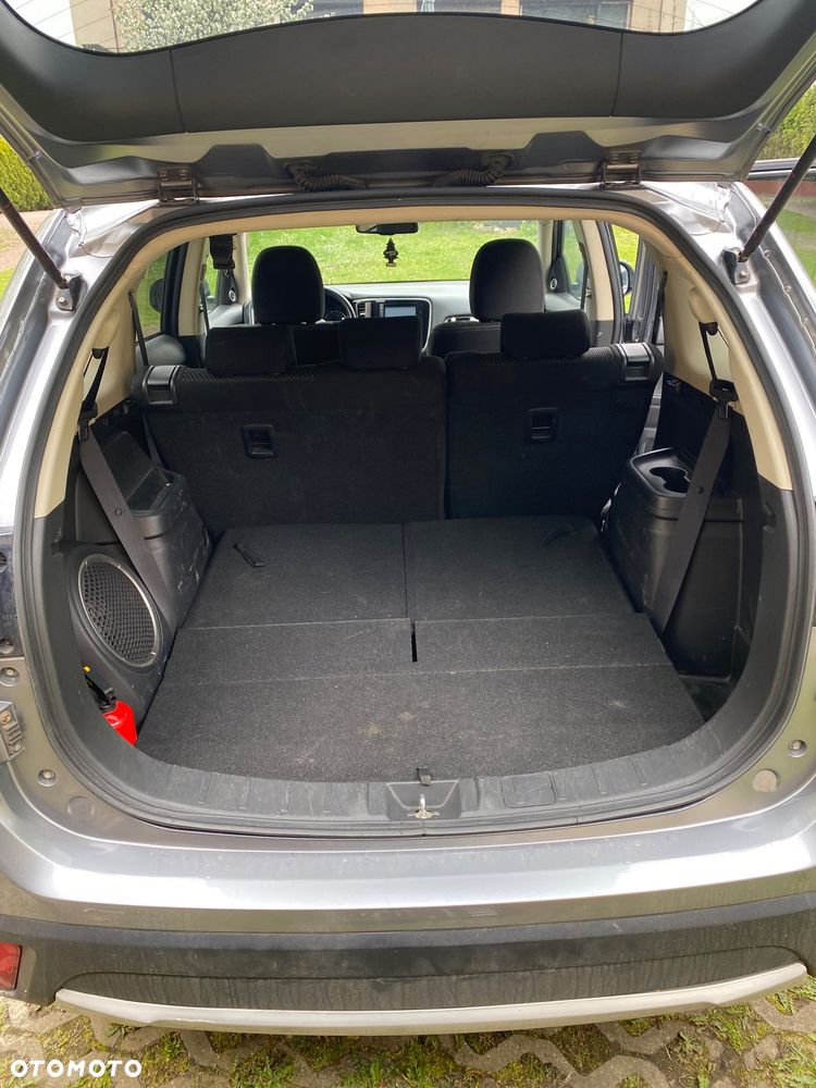 Mitsubishi Outlander - 8
