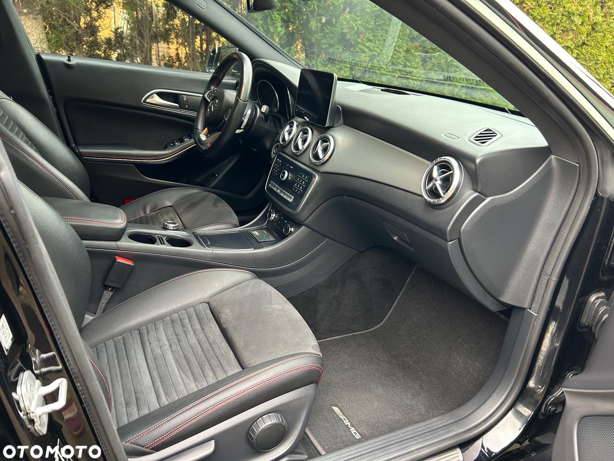 Mercedes-Benz CLA Shooting Brake 200 7G-DCT AMG Line - 14
