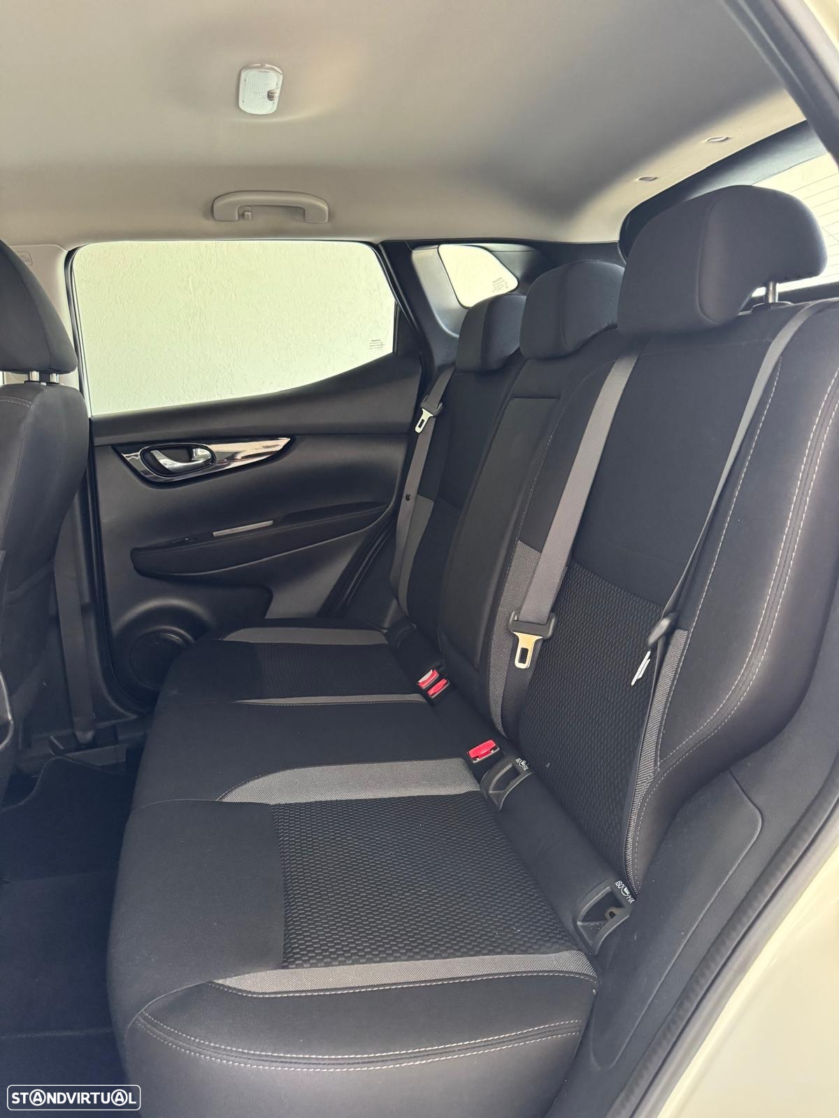 Nissan Qashqai 1.5 dCi N-Connecta - 14