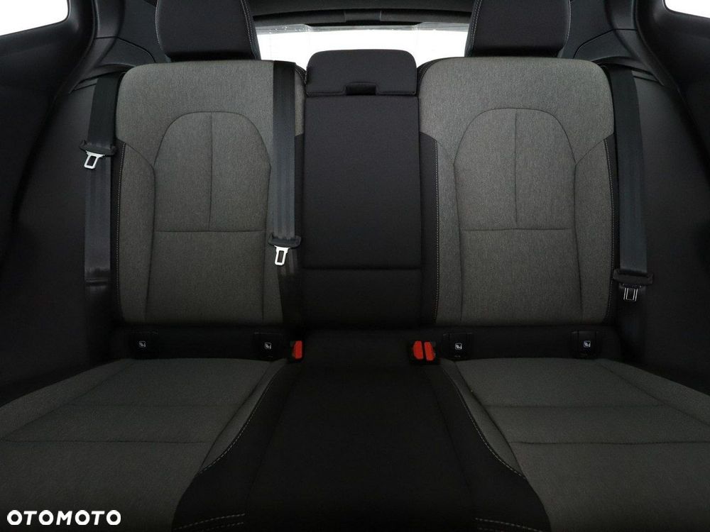 Volvo XC 40 B3 B DKG Core - 18