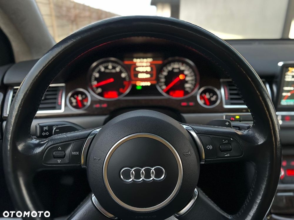 Audi A8 4.2 Quattro - 38