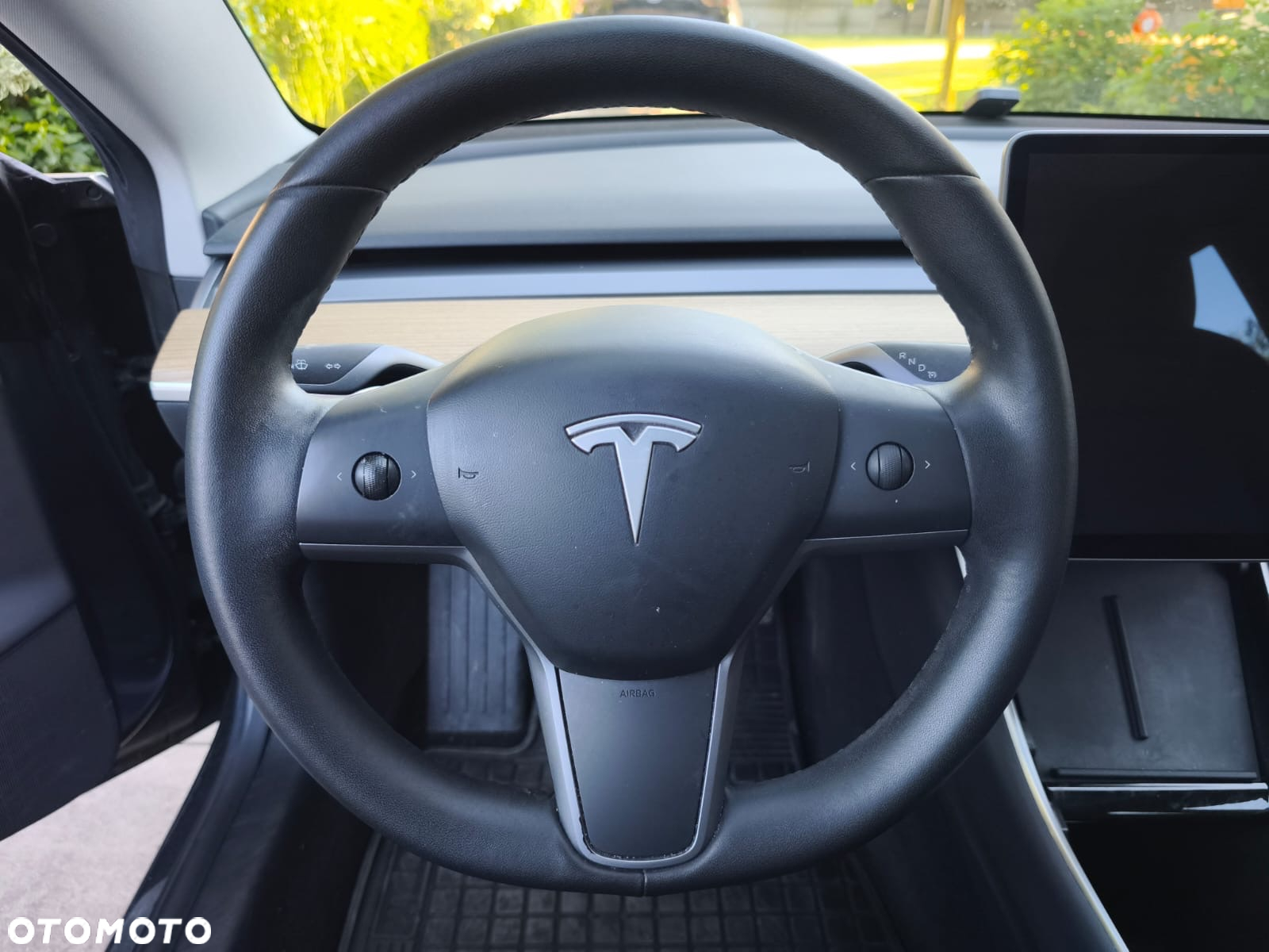 Tesla Model 3 Standard Reichweite Plus Hinterradantrieb - 31