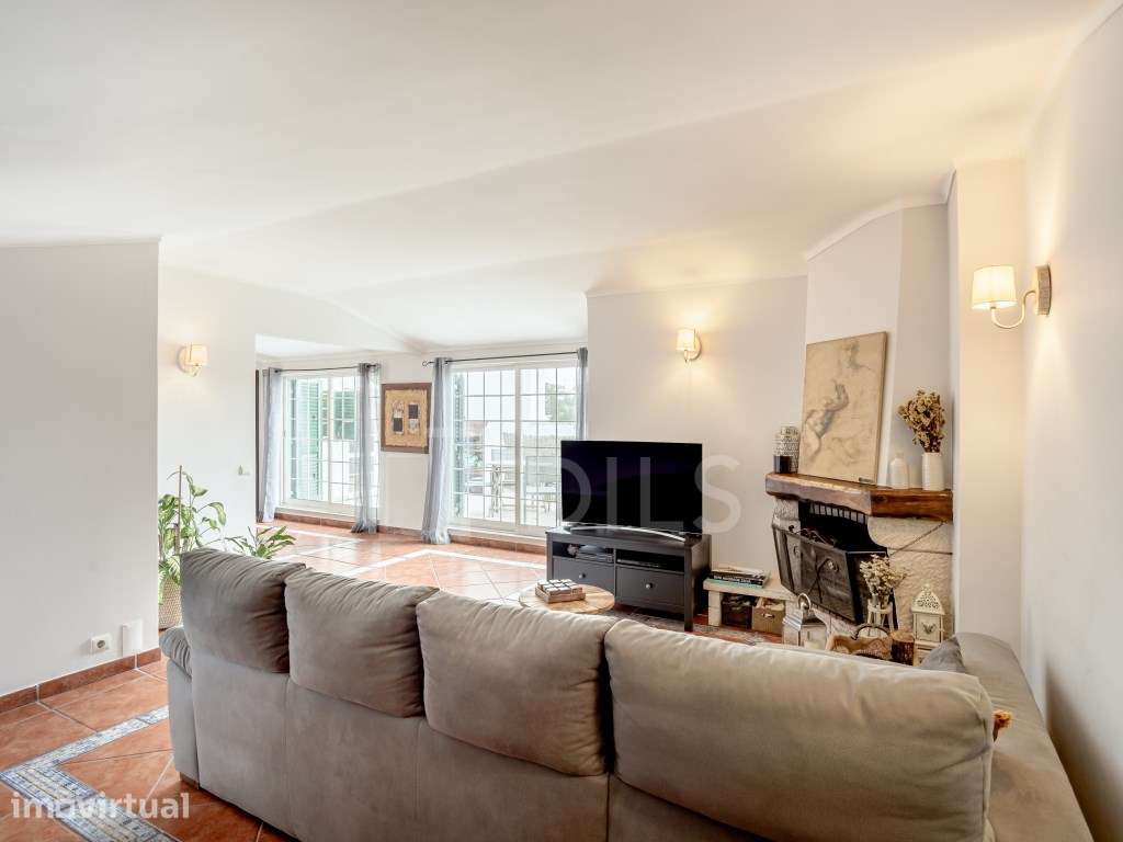 Apartamento T3 em Caxias com garagem, arrecadação e terraço - Grande imagem: 5/28