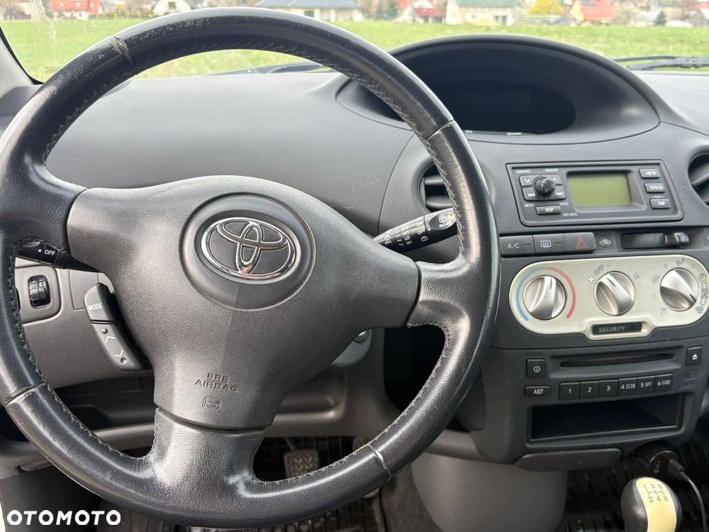 Toyota Yaris 1.3 Luna - 9