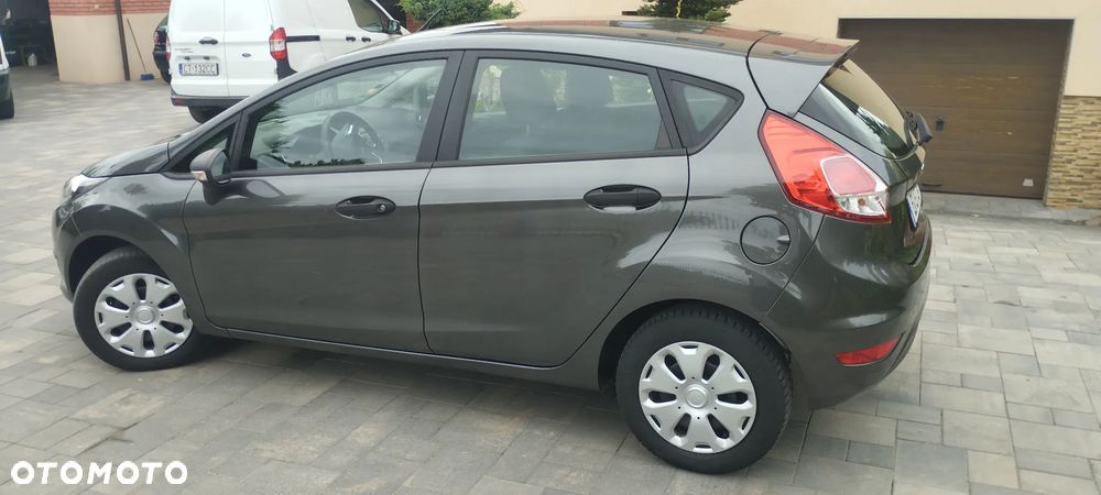 Ford Fiesta 1.25 Celebration - 3