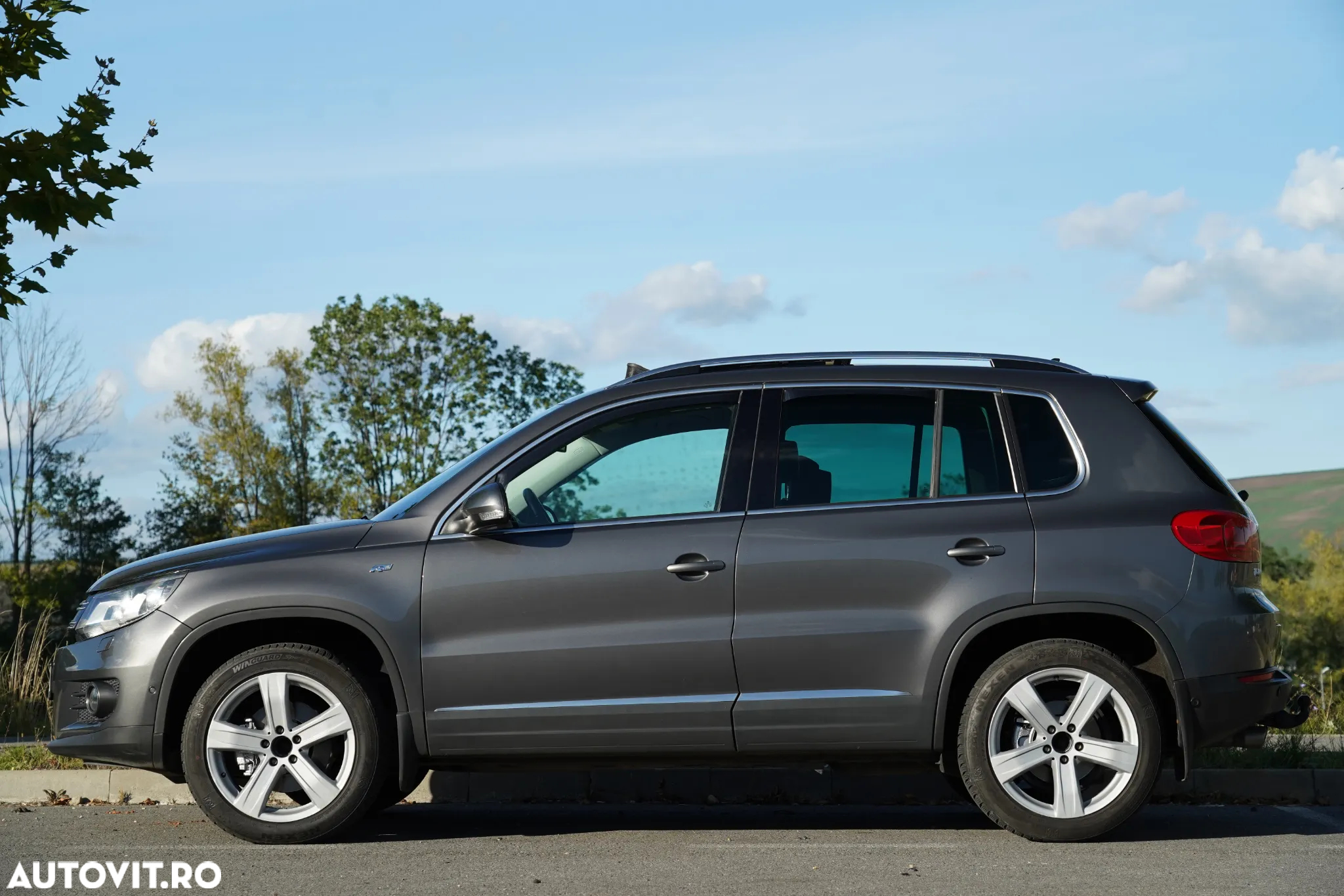 Volkswagen Tiguan 2.0 TDI DPF 4Motion BlueMotion Technology DSG Exclusive - 18