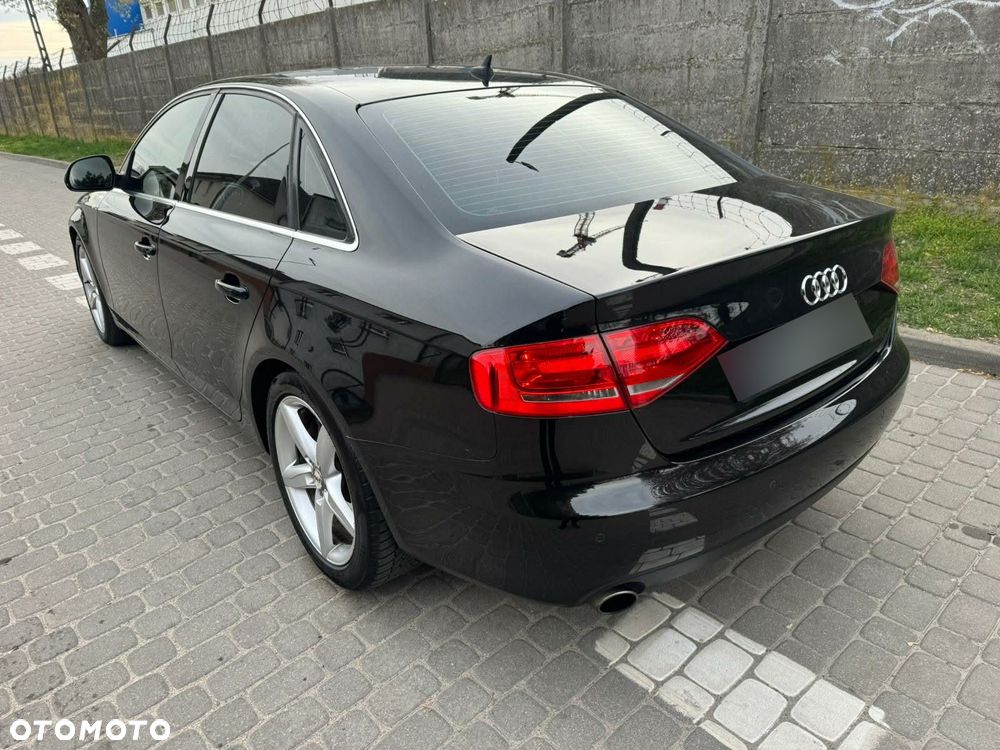 Audi A4 Limousine - 4