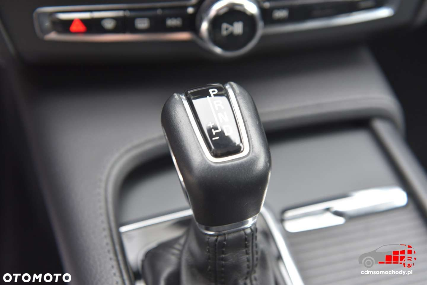 Volvo V90 D4 Momentum - 32