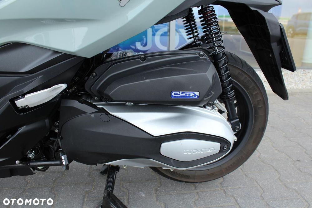Honda NSS - 16
