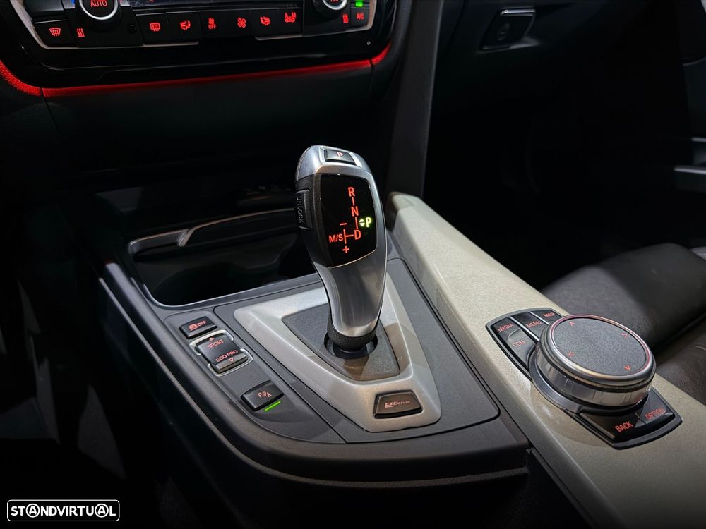 BMW 330 e iPerformance Pack M - 30