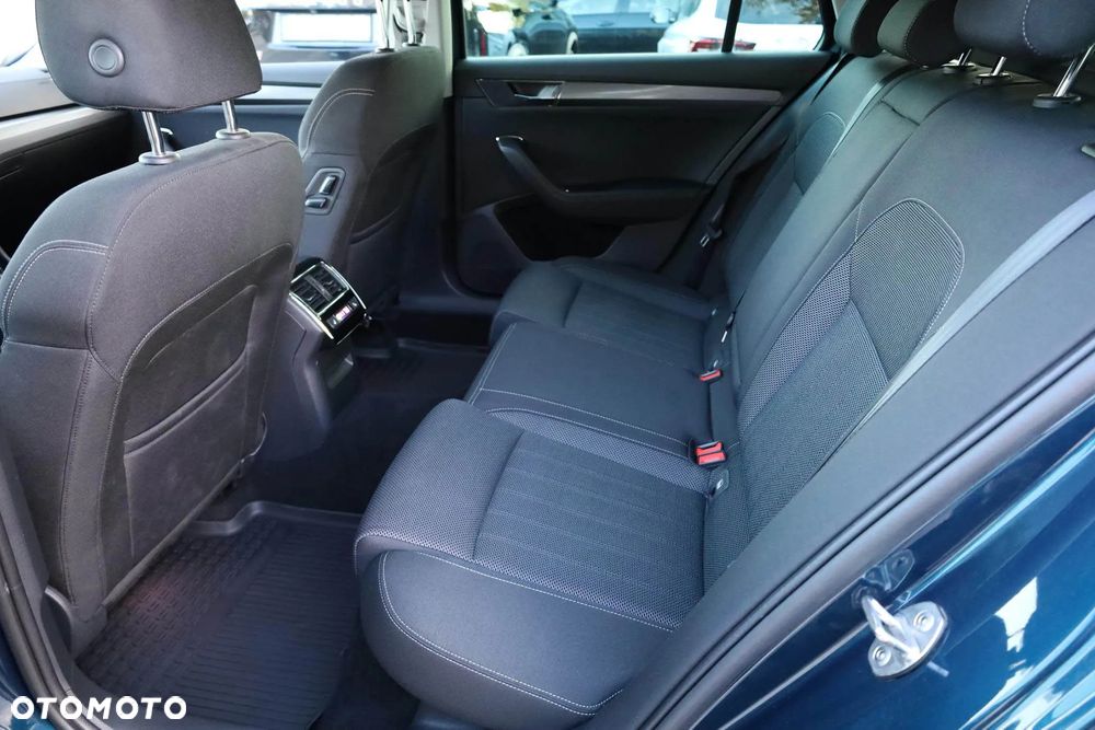 Skoda Superb 2.0 TDI SCR Style DSG - 38