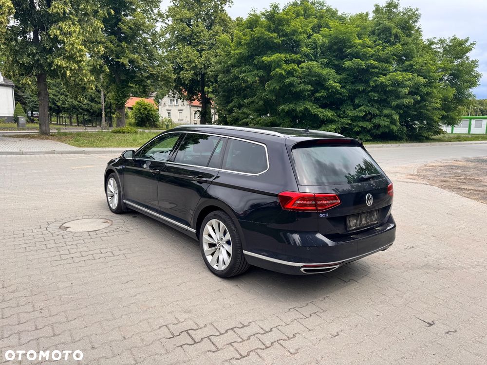 Volkswagen Passat - 2
