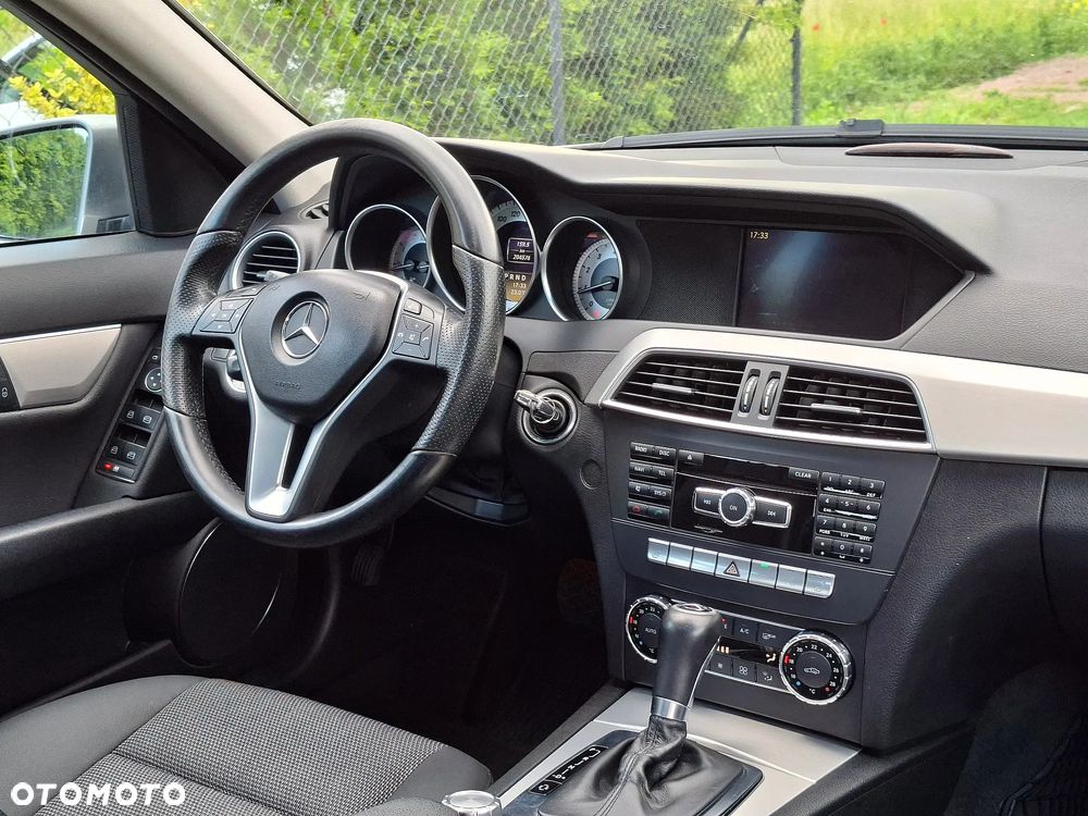 Mercedes-Benz Klasa C 180 CGI Automatik BlueEFFICIENCY Avantgarde - 3