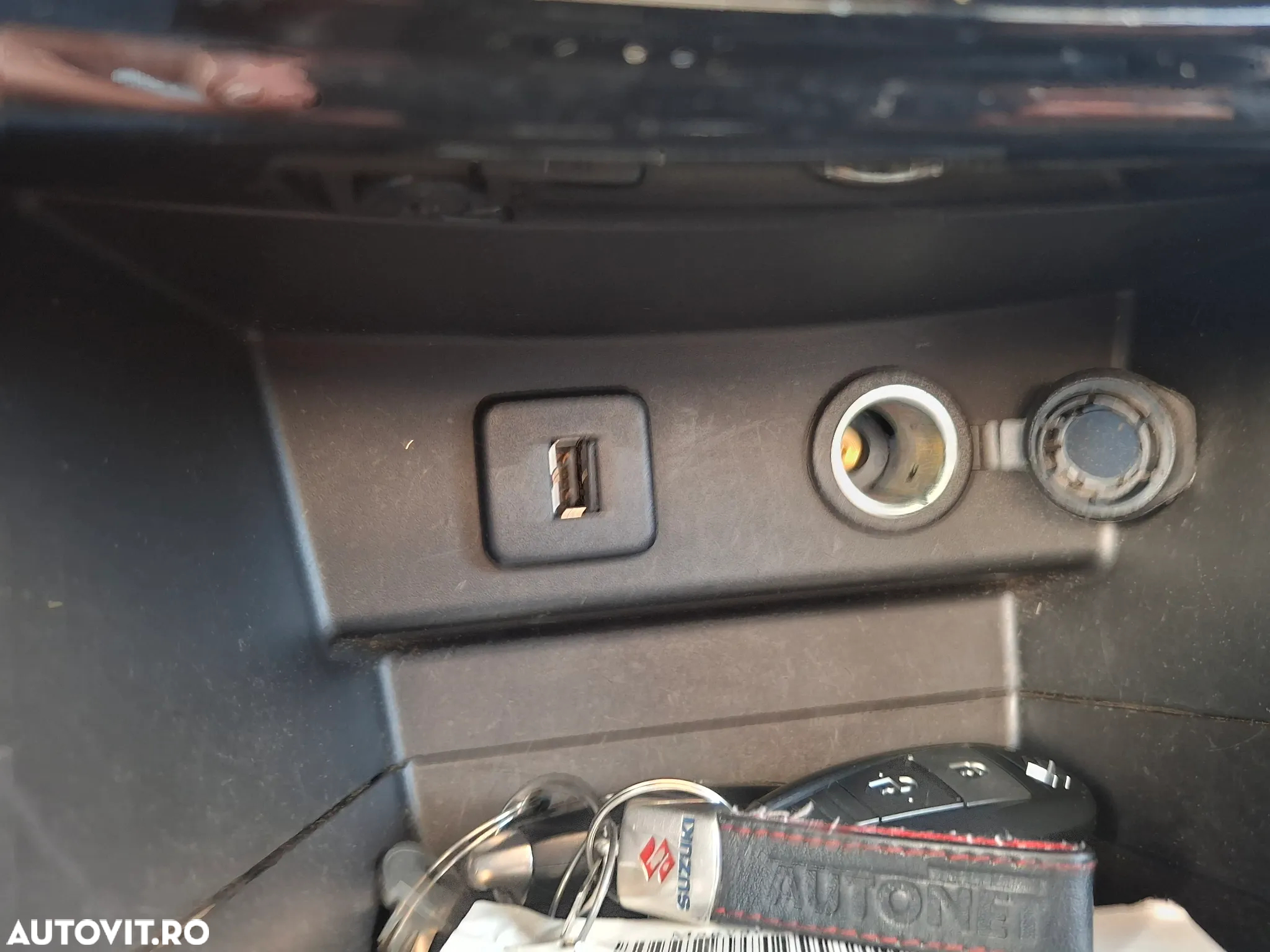 Suzuki Vitara 1.4 Boosterjet AllGrip MHEV Luxus - 27
