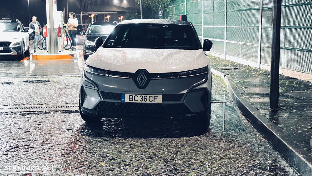Renault Mégane E-Tech - 4