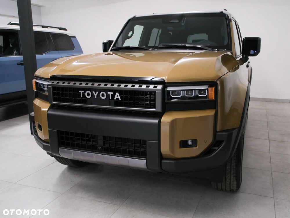 Toyota Land Cruiser - 2