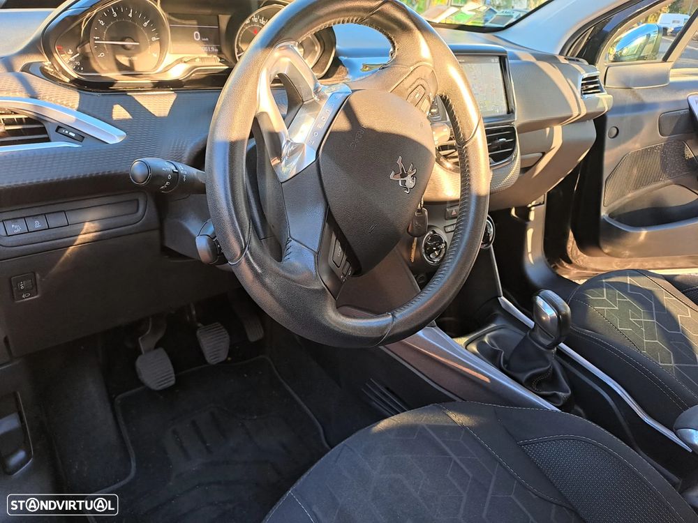 Peugeot 2008 1.2 PureTech Style - 9