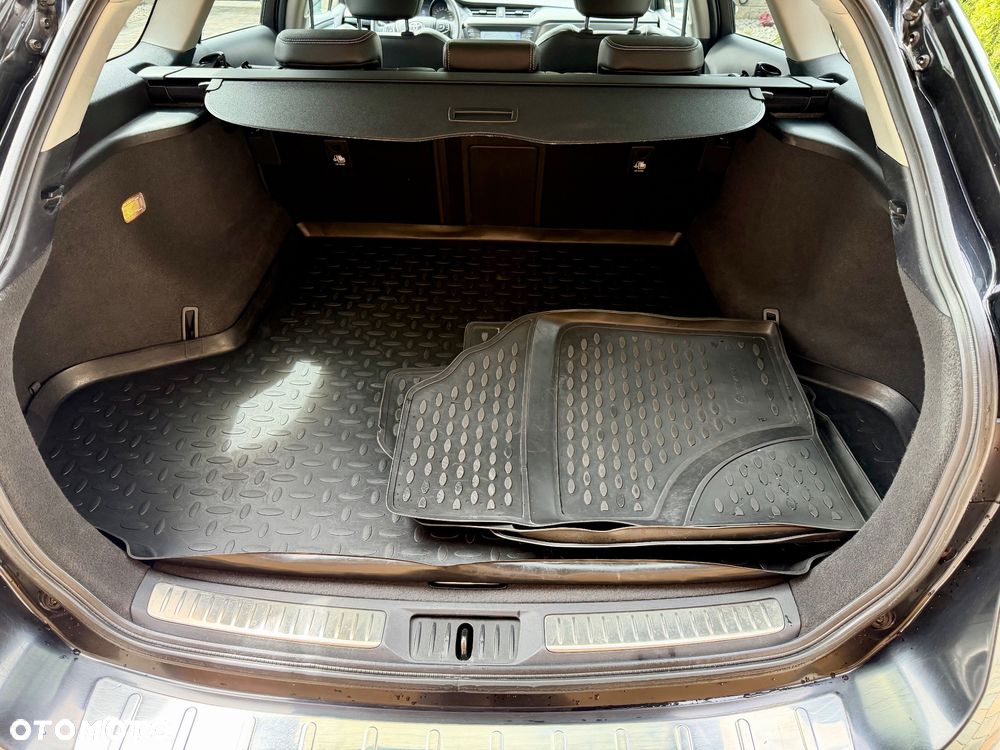 Toyota Avensis Touring Sports 1.8 Executive - 10