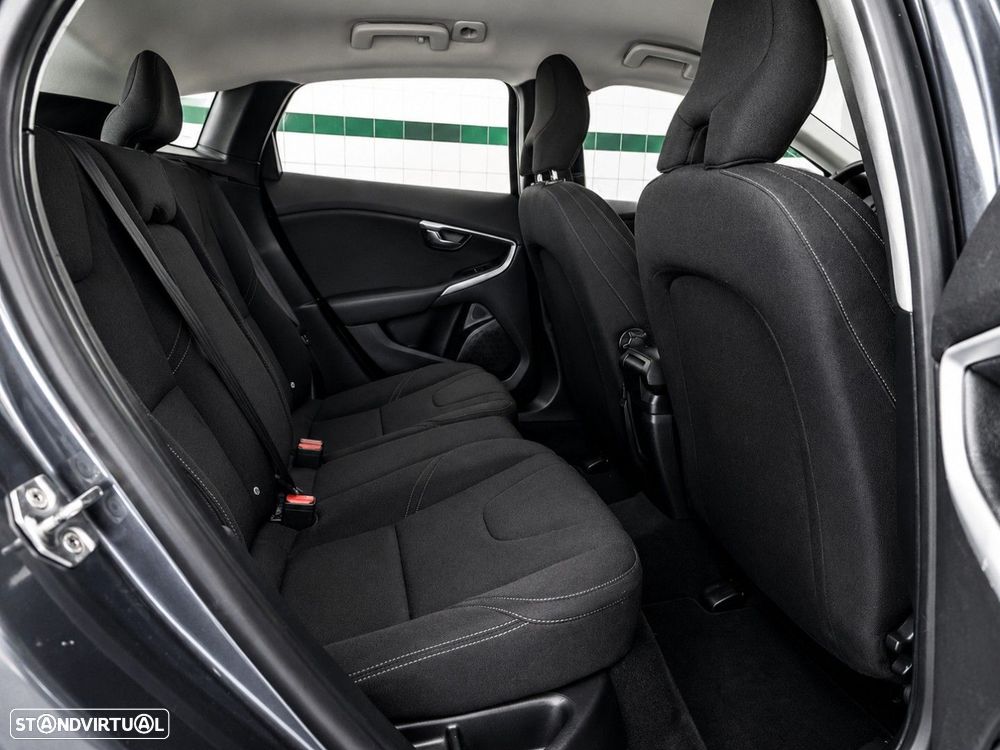 Volvo V40 1.6 D2 Momentum — fotografia 15