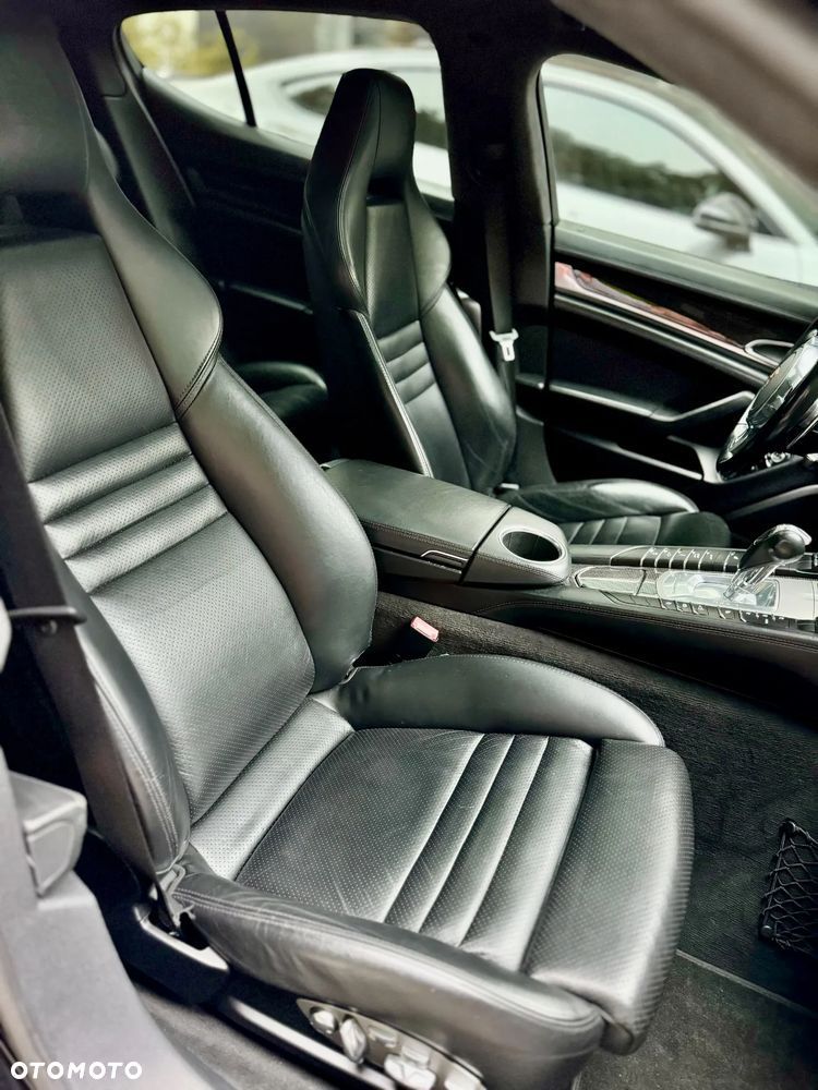 Porsche Panamera Turbo PDK - 9