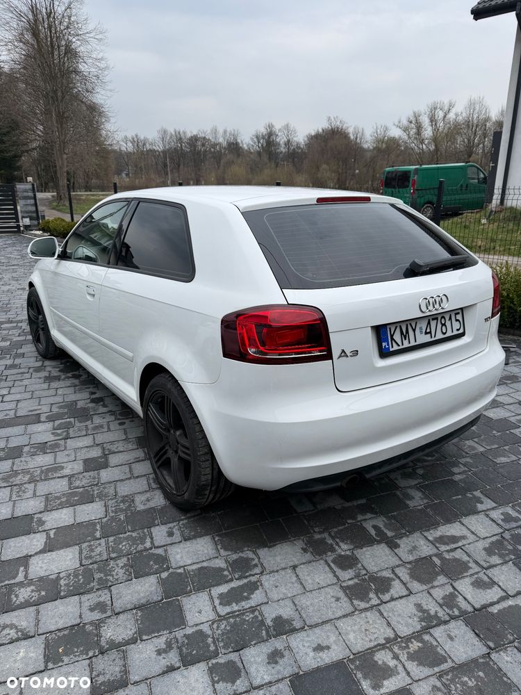 Audi A3 3-drzwiowe 1.6 TDI DPF Ambiente - 6