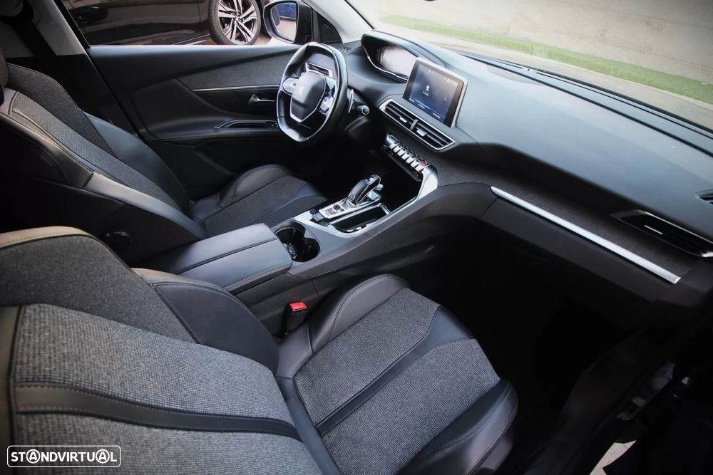 Peugeot 3008 1.2 PureTech Allure EAT8 - 23
