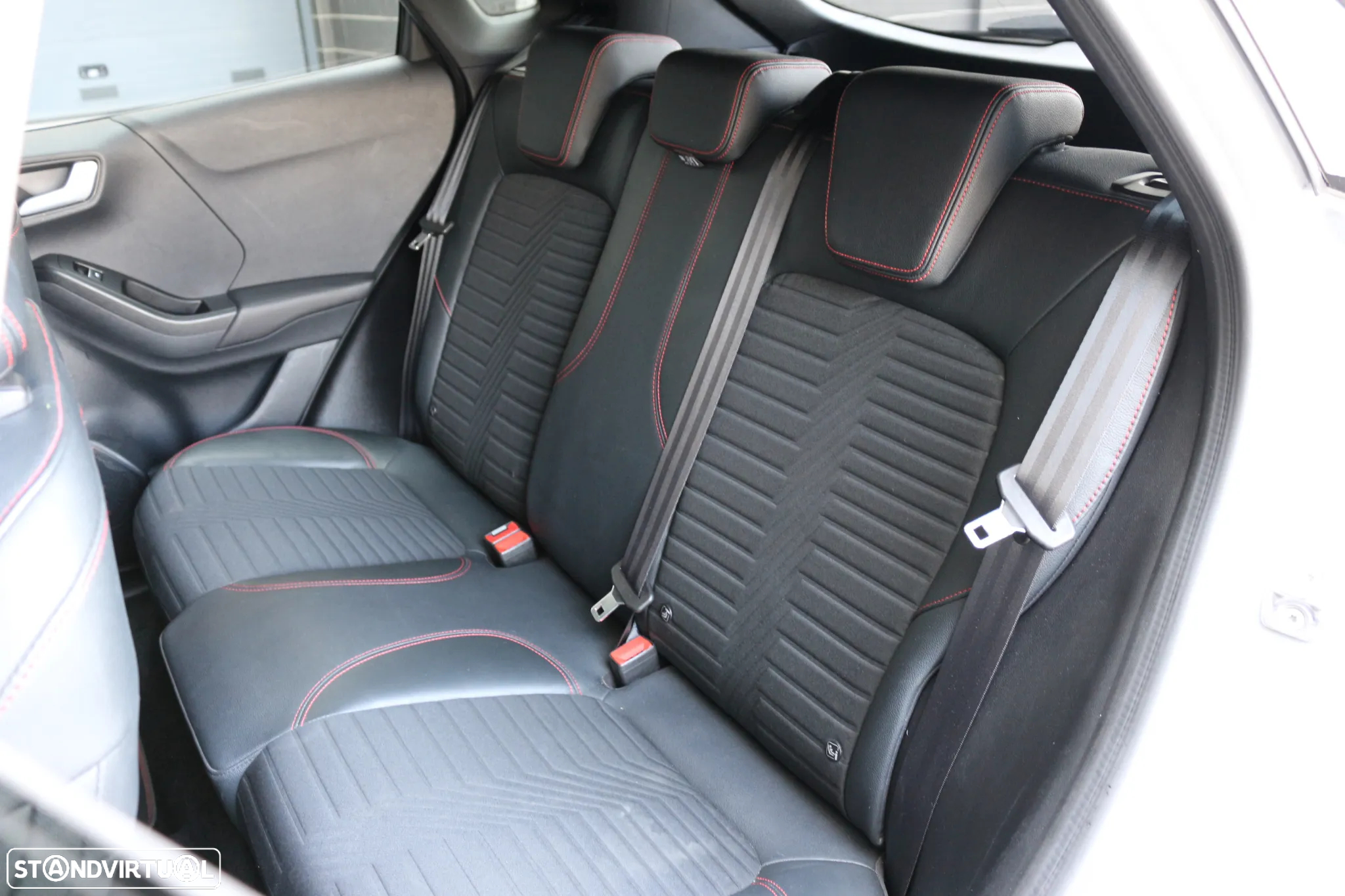 Ford Puma 1.0 EcoBoost Hybrid ST-LINE DESIGN - 35