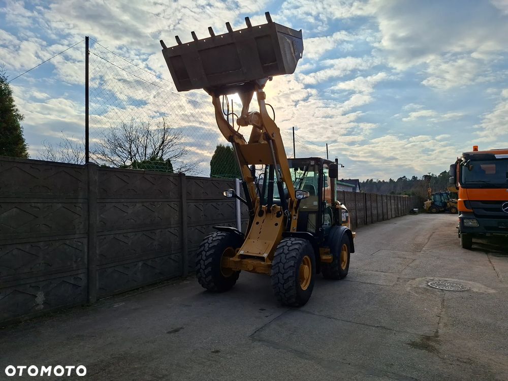 Caterpillar CAT 906 M - 13