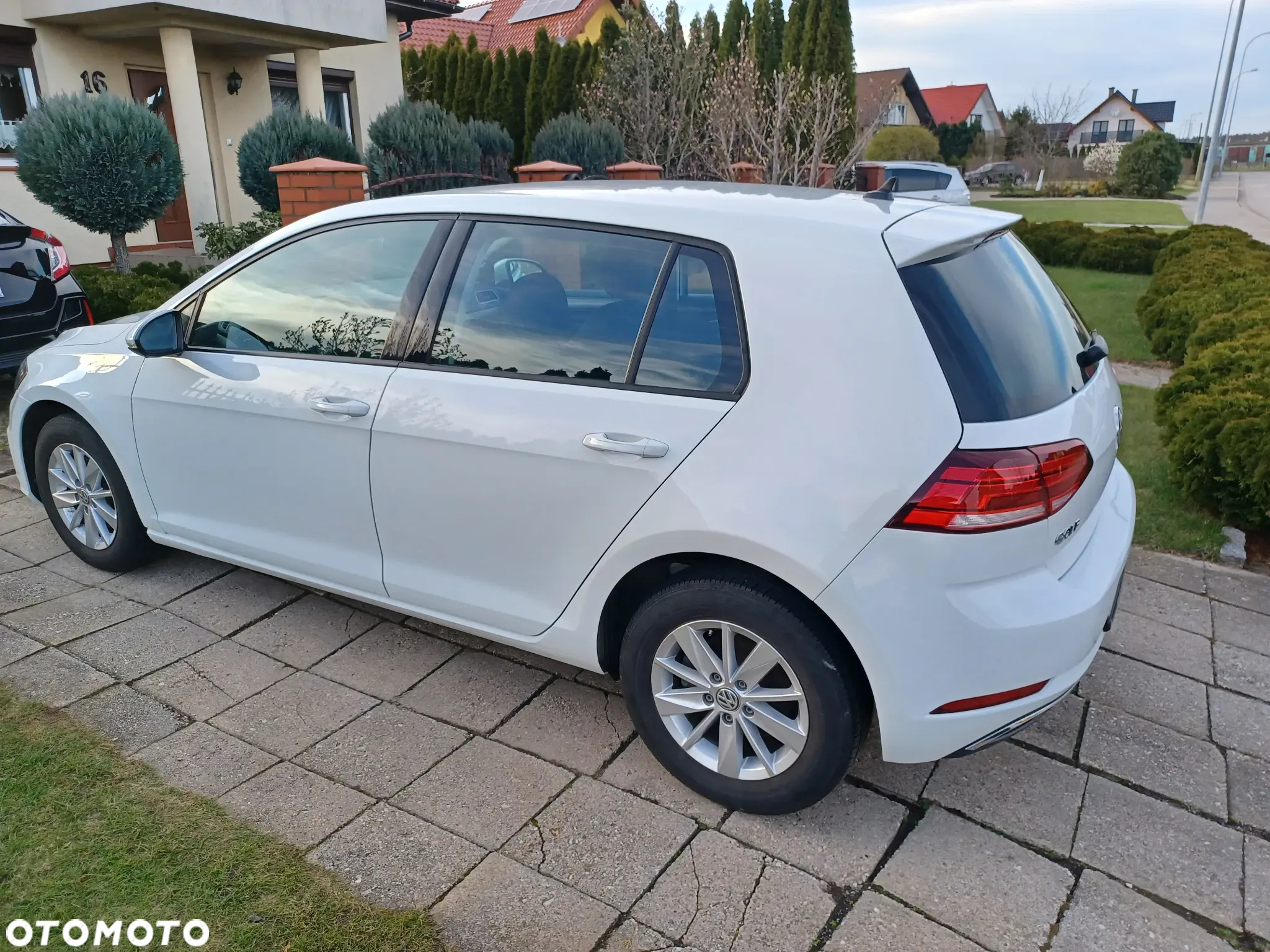 Volkswagen Golf 1.4 TSI ACT BlueMotion Technology DSG Comfortline - 4