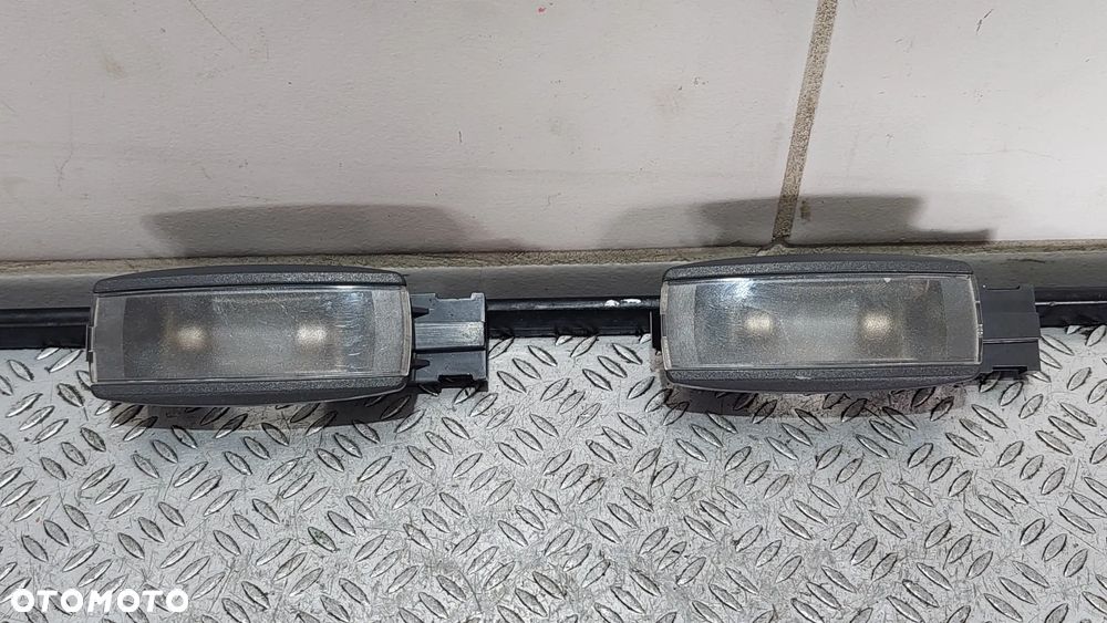 LAMPKA OŚWIETLENIE WNĘTRZA KABINY VW NR 1K0947109 CENA ZA SZTUKĘ - 1