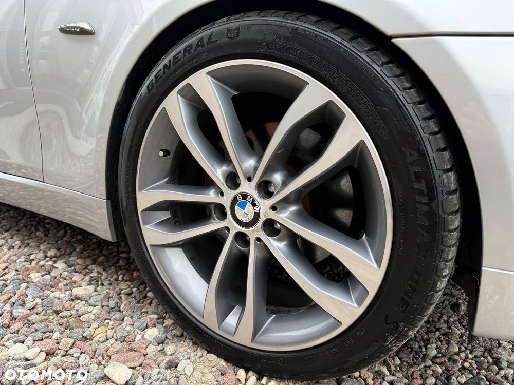 BMW Seria 5 520d Edition Exclusive - 16