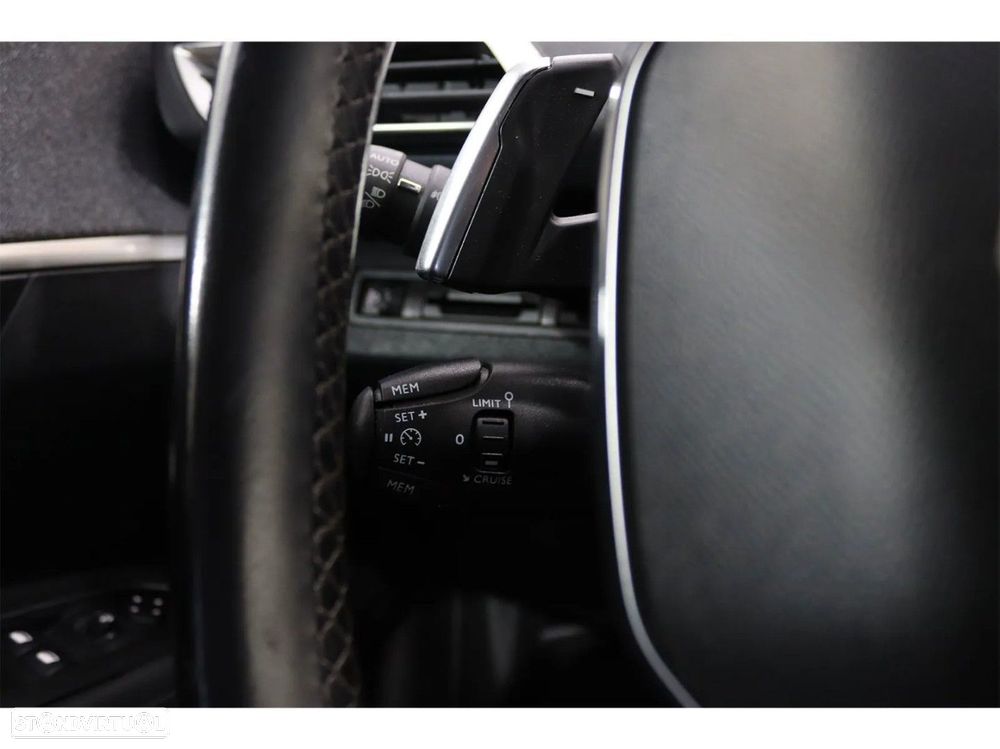 Peugeot 3008 1.2 PureTech Allure EAT8 - 12