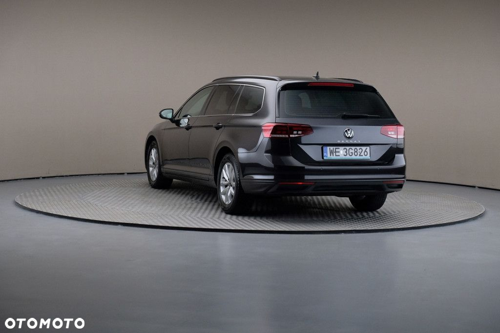 Volkswagen Passat - 2