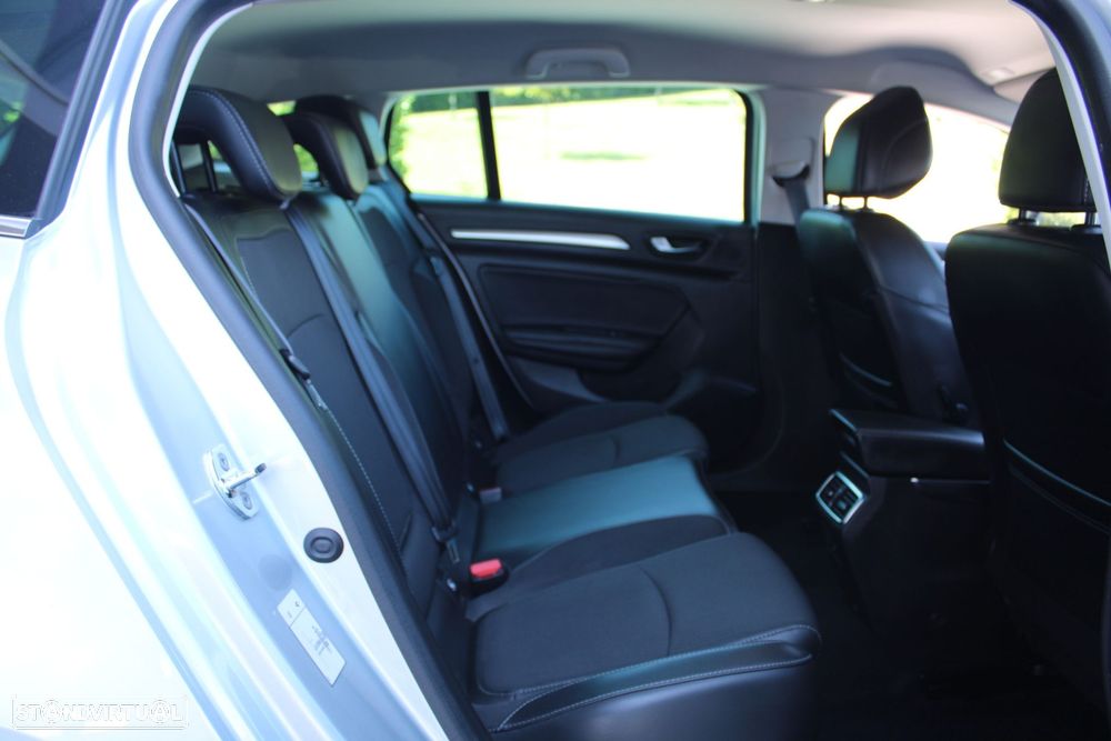 Renault Mégane Sport Tourer 1.5 Blue dCi Intens EDC - 25
