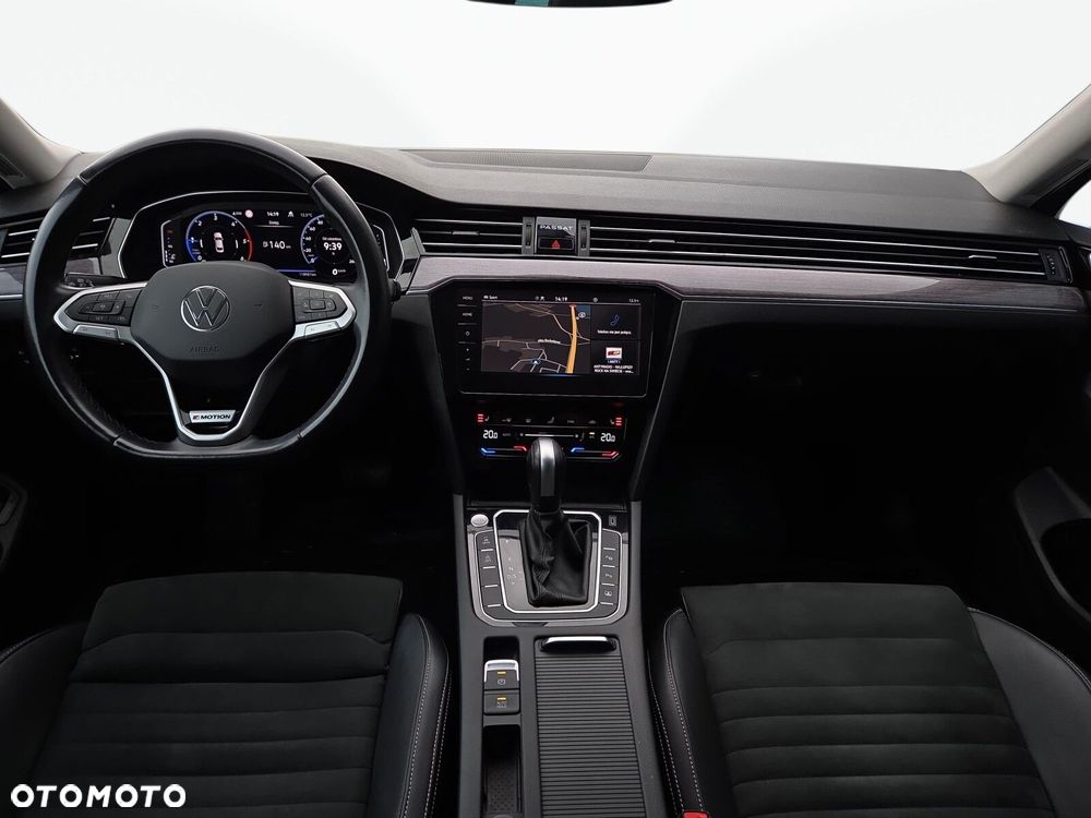 Volkswagen Passat - 10