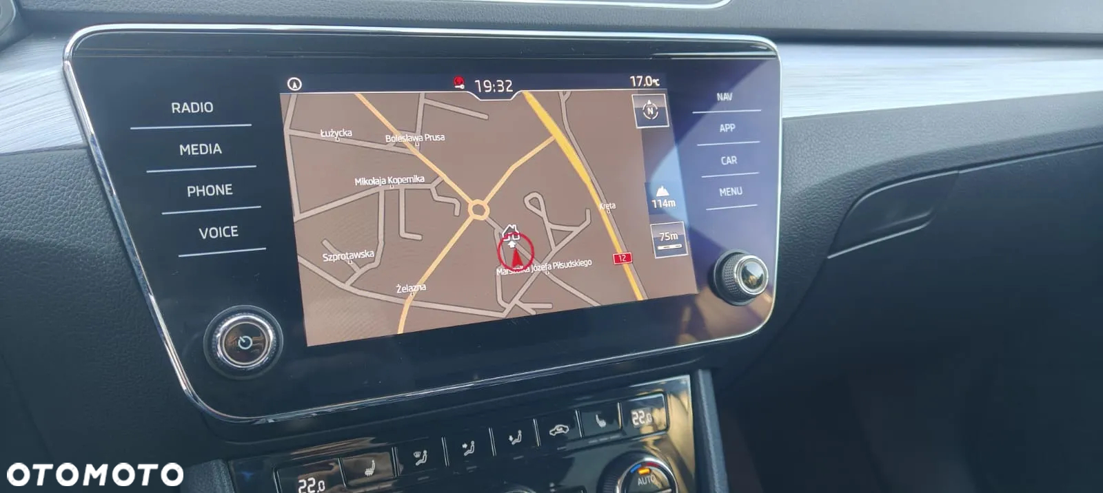 Skoda Superb 2.0 TDI Ambition DSG - 19
