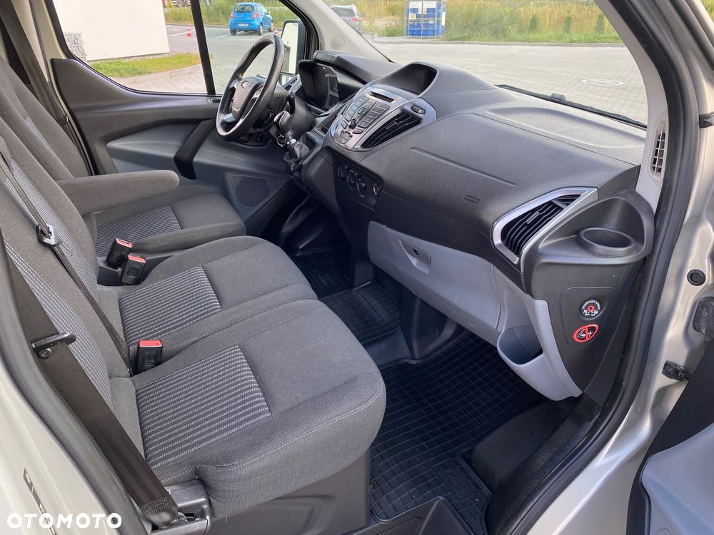 Ford Tourneo Custom - 5