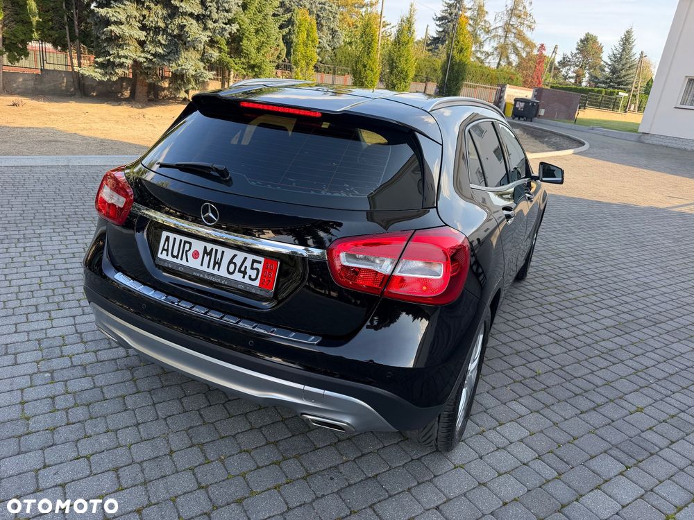Mercedes-Benz GLA - 12
