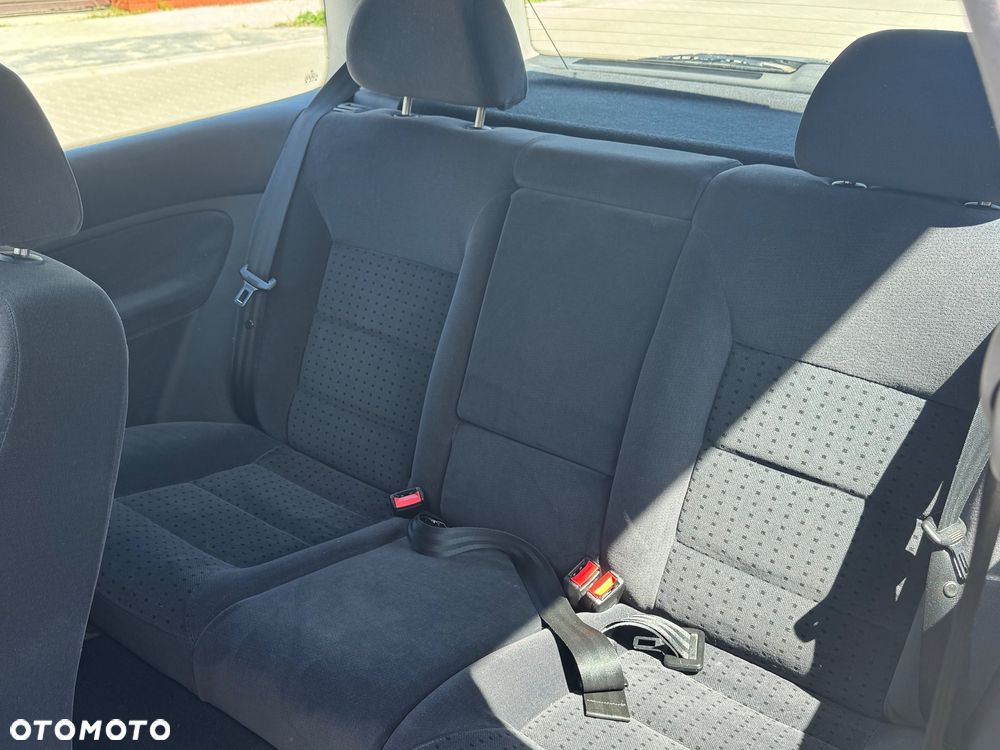 Volkswagen Golf 1.6 - 18