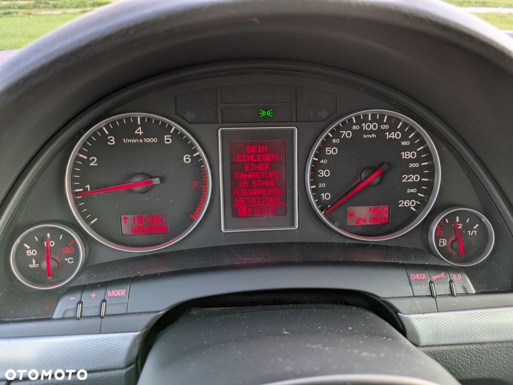 Audi A4 Limousine - 6