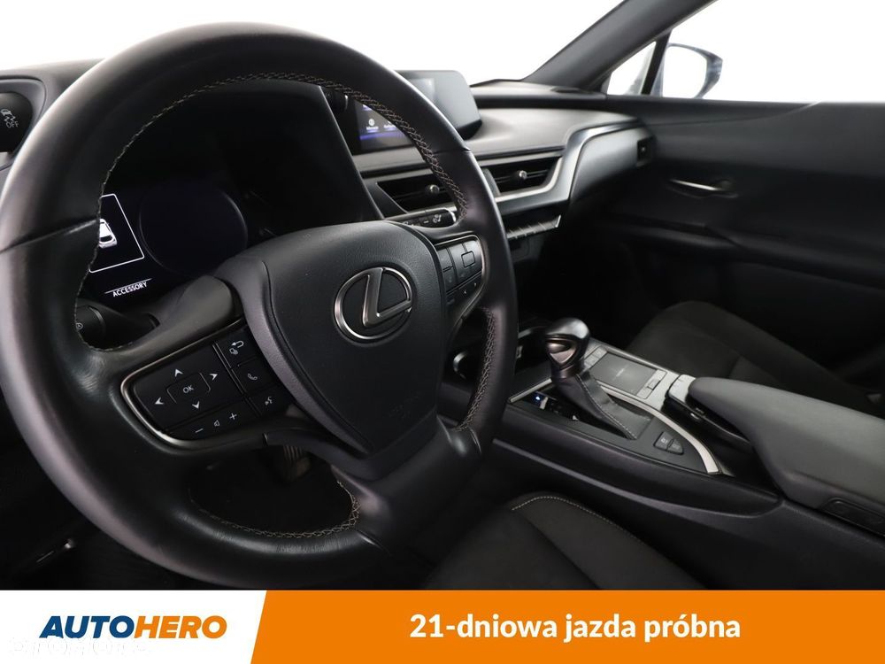 Lexus UX - 12