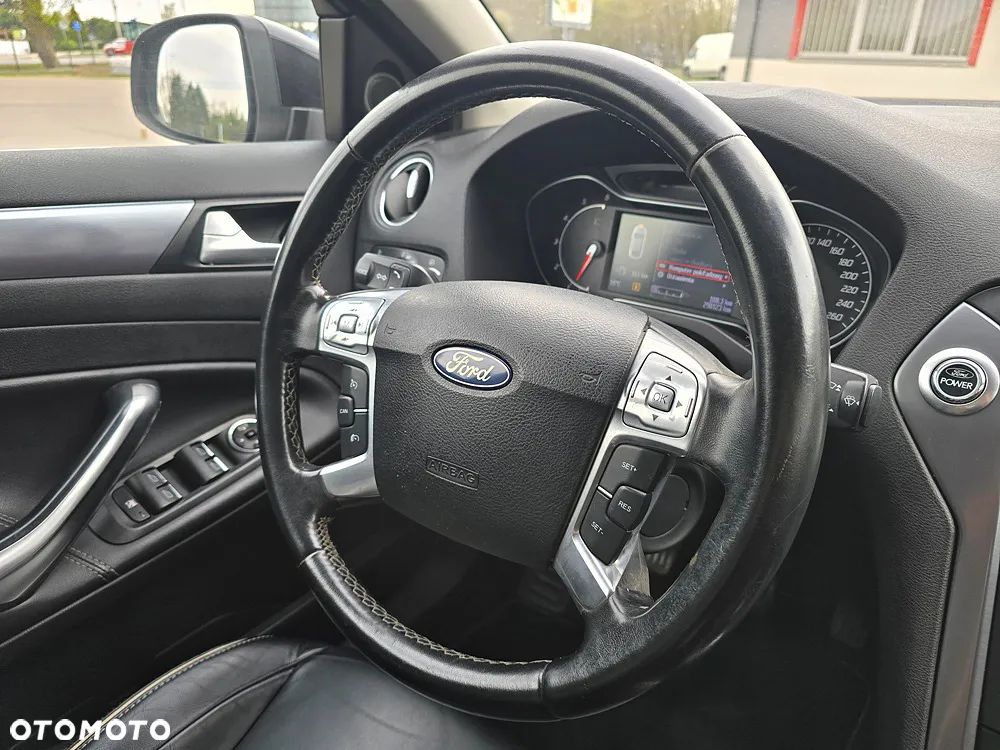 Ford Mondeo - 28