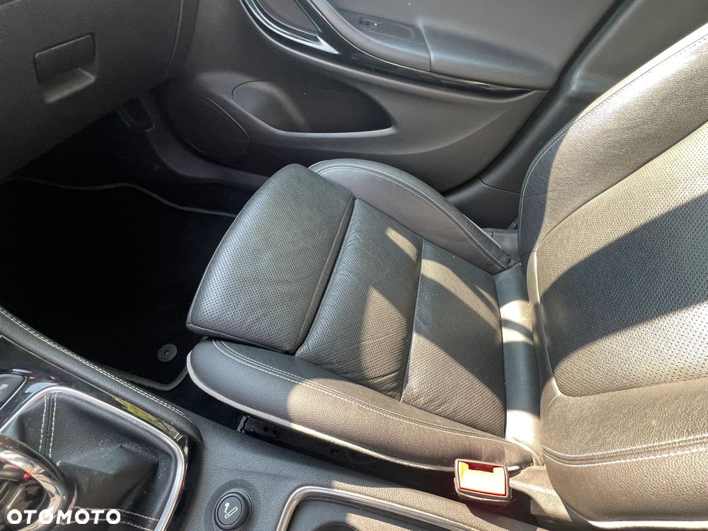 Opel Astra 1.4 T Elite S&S - 21